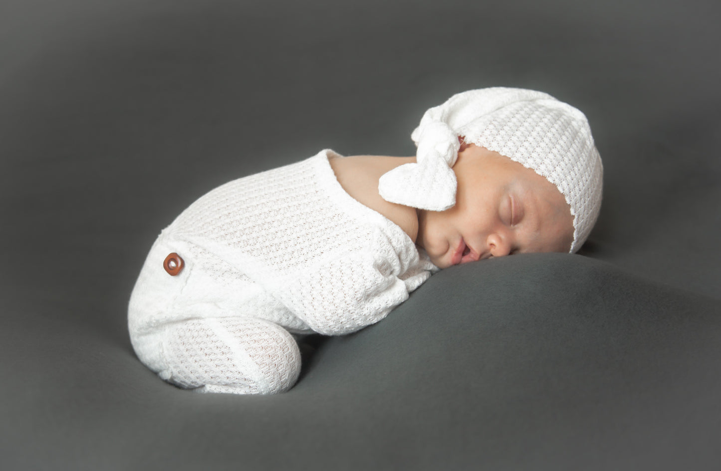 Knitted Newborn Sleepy Baby Romper for Photoshoot